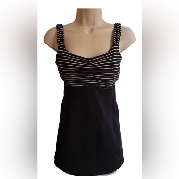 EUC Lululemon Women’s Aria Tank II Parallel Black White Stripe - Size 6 - Picture 3 of 6